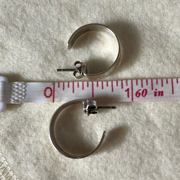 James Avery Hammered SS hammered hoop earrings - Picture 4 of 7